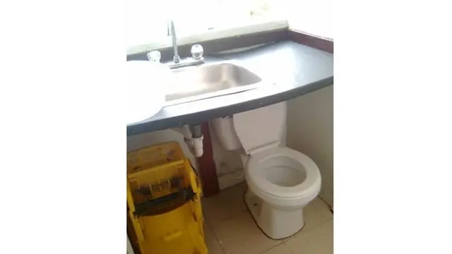 6 Desain Antimainstream Toilet Rumah Ini Bikin Geleng Kepala
