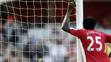 Arsenal&#039;s Emmanuel Adebayor during the game against Manchester City during the Premiership match at Emirates Stadium in London on April 4, 2009. AFP PHOTO/Adrian Dennis