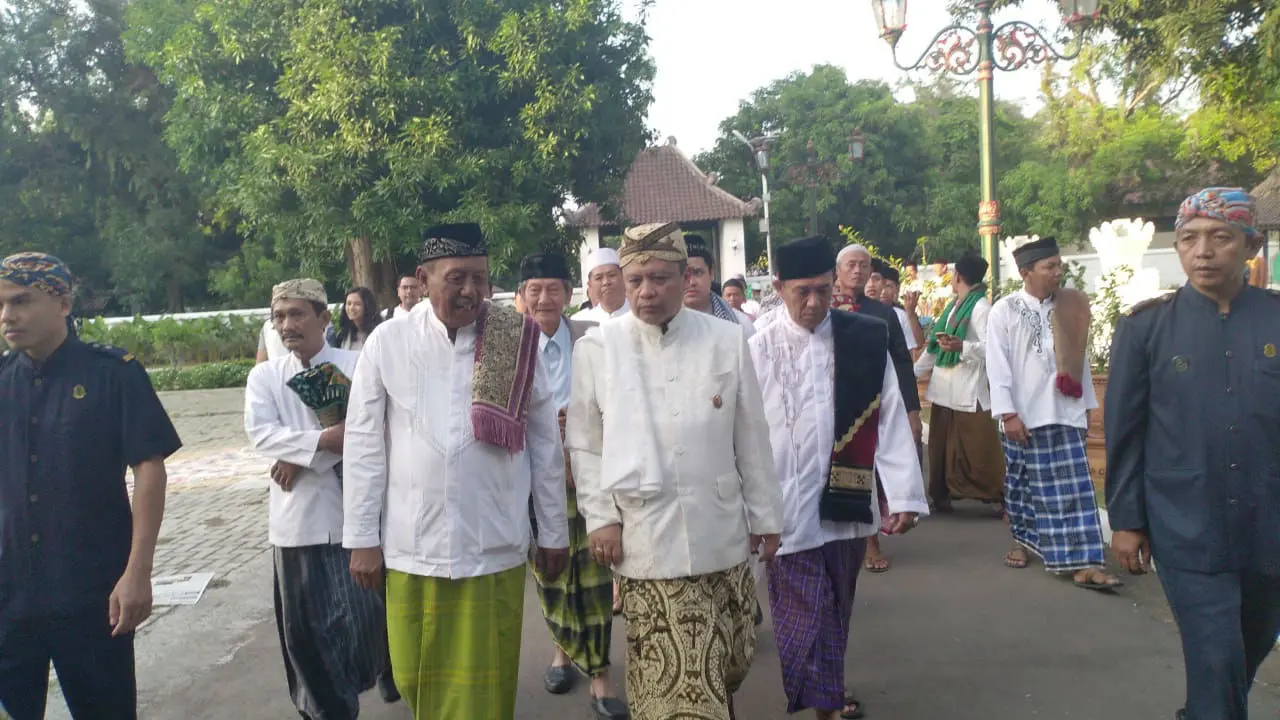 Tongkat Sunan Gunung Jati dan Pesan Damai Keraton Cirebon di Hari Lebaran