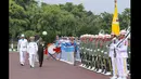 Panglima Angkatan Bersenjata (Pangab) Korea Admiral Choi Yoon-Hee didampingi beberapa staf melakukan kunjungan kehormatan kepada Panglima TNI Jenderal TNI Dr. Moeldoko di Mabes TNI Cilangkap, Jakarta Timur, Selasa (20/01/2015). (Puspen TNI)