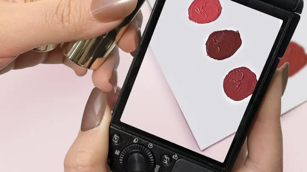 Dream Flush Blush Stick. dok. KIVA