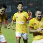 Striker Selangor FA, Rufino Sergovia, melakukan selebrasi usai membobol gawang Persija Jakarta pada laga persahabatan di Stadion Patriot, Jawa Barat, Kamis (6/9/2018). Persija kalah 1-2 dari Selangor FA. (Bola.com/M Iqbal Ichsan)