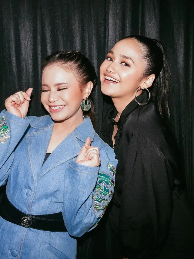 6 Potret Kebersamaaan Syifa Hadju dan Rossa, Disebut Mirip