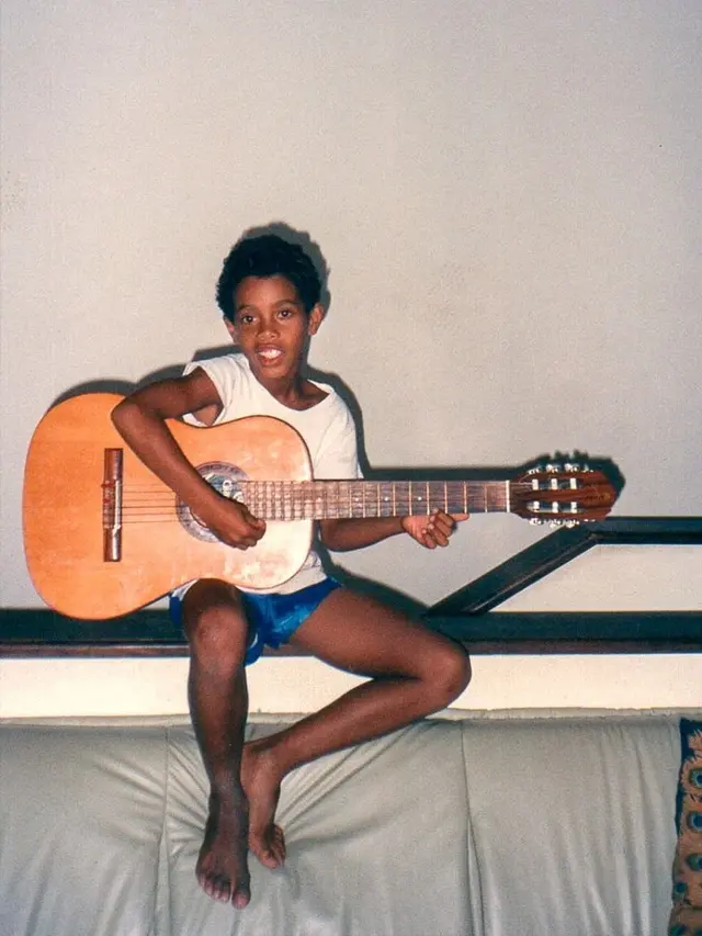 6 Transformasi Ronaldinho dari Kecil Hingga Kini Resmi Jadi Pemain RANS Cilegon FC