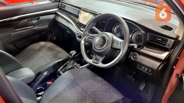 Interior Suzuki XL7