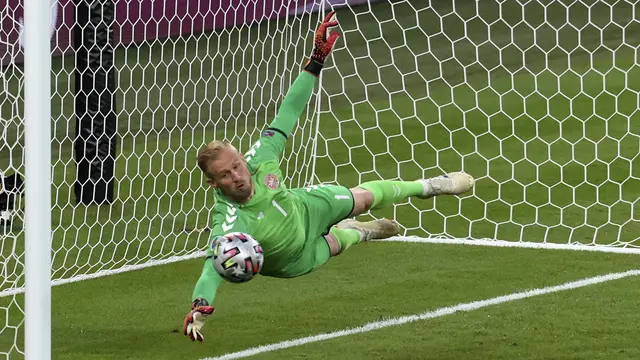Foto Piala Eropa: Singa Berhasil Menjinakan Dinamit, Inggris Hadapi Italia di Final Euro 2020