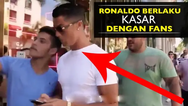 Video Cristiano Ronaldo berlaku kasar terhadap fans yang ingin selfie denganya saat liburan di pusat belanja kota Los Angeles, Amerika.