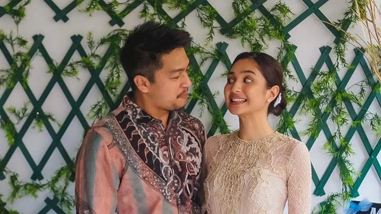 Mikha Tambayong dapat kejutan dari Deva Mahenra
