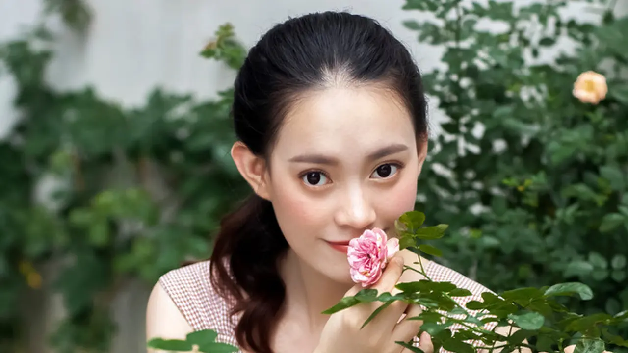 kalem bunga pink tersenyum baik