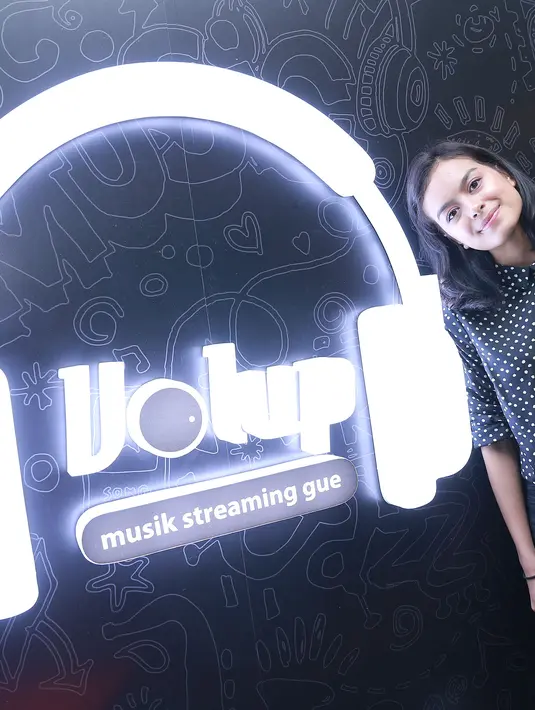 Menurut Eva Celia, dalam memasuki karier di dunia musik dirinya sudah mandiri karena tak pernah mengikutsertakan kedua orangtuanya dalam proses produksi. (Galih W. Satria/Bintang.com)