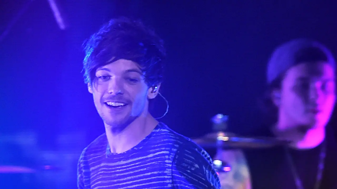 [Bintang] Louis Tomlinson