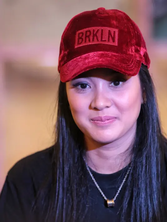 Marcella Zalianty tak mempermasalahkan ketika akan diadakan acara nonton bareng film sejarah Gerakan 39 September (G-30S/PKI). Bahkan, film yang sempat menuai pro dan kontra itu akan dibuat kembali versi terbarunya. (Adrian Putra/Bintang.com)