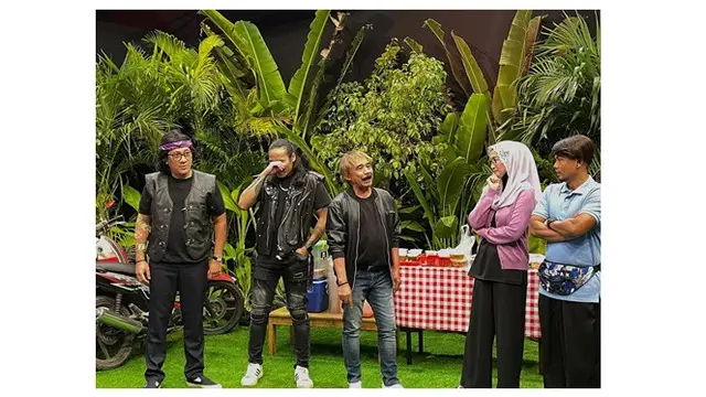 Alami GERD Usai Syuting Sahur, Ini 6 Potret Wendi Cagur Sebelum Dilarikan ke RS