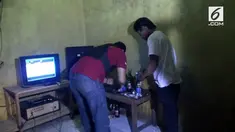 Anggota Polres Blora merazia tempat hiburan yang buka di bulan Ramadan.