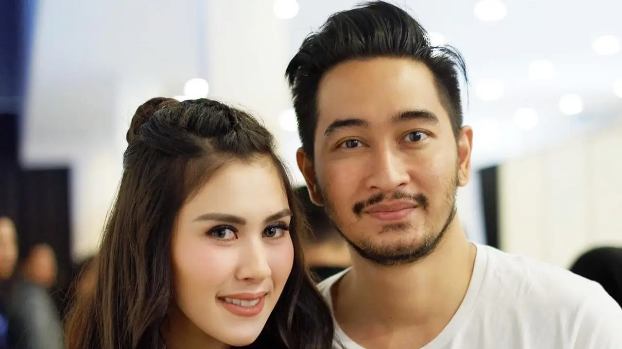 6 Potret Lawas Masa Pacaran Syahnaz dan Jeje, Video Lama Akui Belum Siap Nikah Viral