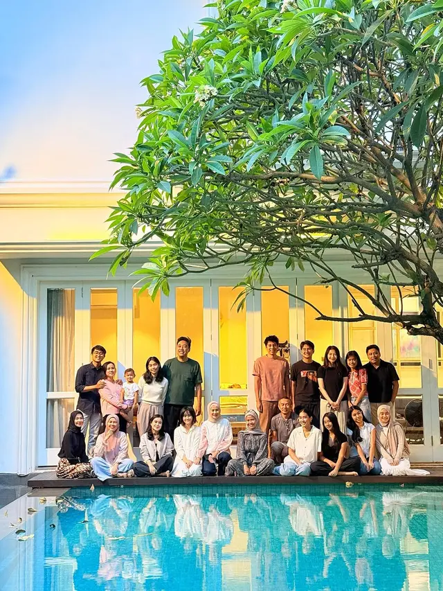 6 Potret Alya Rohali Buka Puasa Bareng Ibu yang Sedang Sakit, Bikin Ruangan Khusus di Rumah Kakak