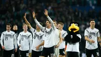 Timnas Jerman yang diisi oleh mayoritas pemain muda tampil superior pada laga persahabatan kontra Rusia di Stadion Red Bull Arena, Leipzig. Timnas Jerman menang 3-0. (AFP/Odd Andersen)