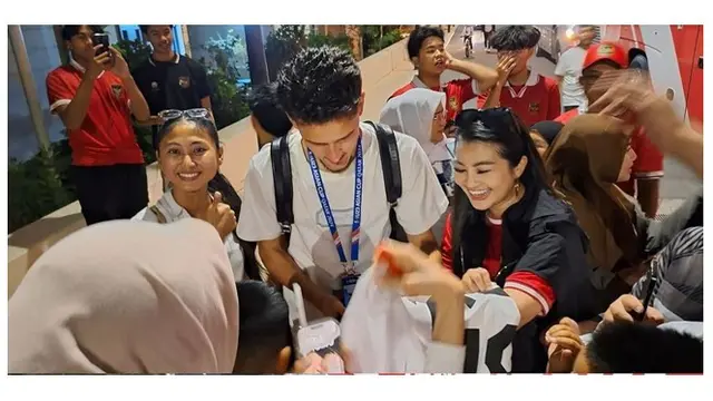 9 Momen Fitri Carlina Setia Nonton Langsung Timnas, Rela Bolak-Balik Indonesia-Qatar