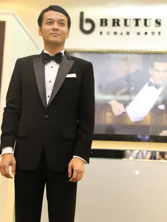 Serangkaian acara pun akan dihelat sesuai dengan adat istiadat yang dipakai Vicky di pernikahannya. Vicky yang saat diwawancara mengenakan kebaya pink itu bercerita soal baju yang akan dipakainya nanti. (Adrian Putra/Bintang.com)