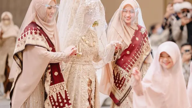 6 Potret Oki Setiana Dewi dan Shindy Putri di Berbagai Acara Ria Ricis, Kompak