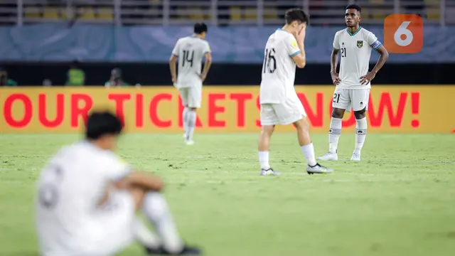 Foto: Ekspresi Pemain Timnas Indonesia U-17 Setelah Dikalahkan Maroko di Laga Pamungkas Grup A Piala Dunia U-17 2023