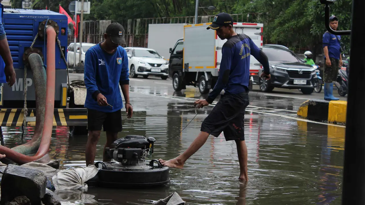 Sempat Tergenang, Banjir di Jalan Gunung Sahari Kini Surut