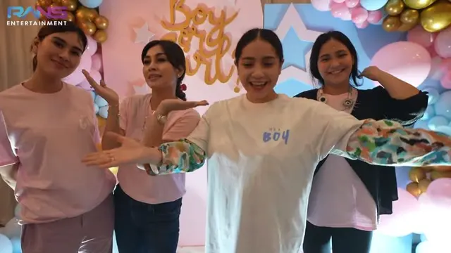 8 Momen Nagita Slavina Ungkap Jenis Kelamin Anak Kedua, Menangis Terharu