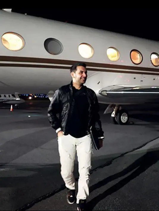 Melansir People, US Weekly melaporkan bahwa Saygin memang dikenal sebagai jutawan yang memiliki beberapa perusahaan, seperti jasa jual beli mobil online SellAnyCar.com dan toko online Sukar.com. (Instagram/Sayginyalcin)