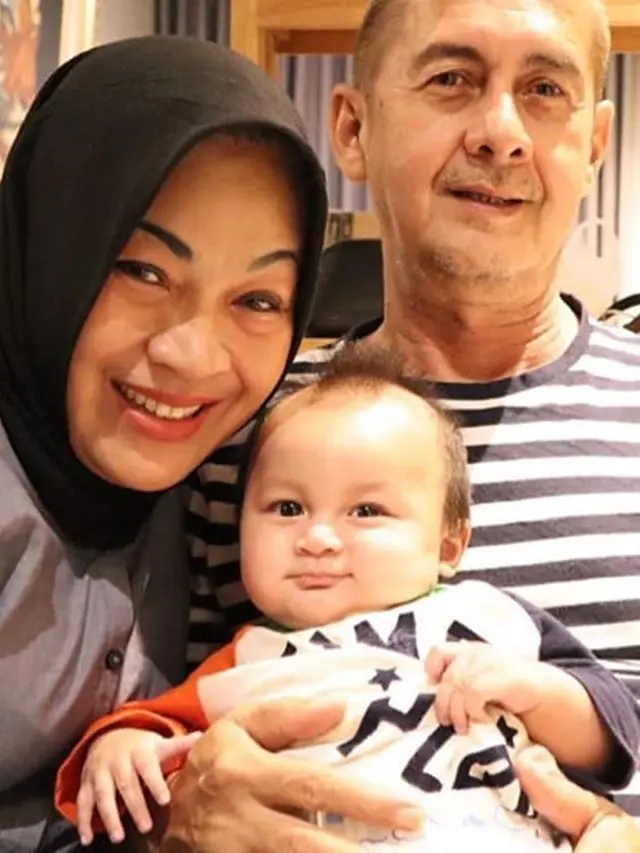 Jarang Tersorot, Ini 6 Momen Kiano Tiger Wong Bareng Kakek dan Neneknya