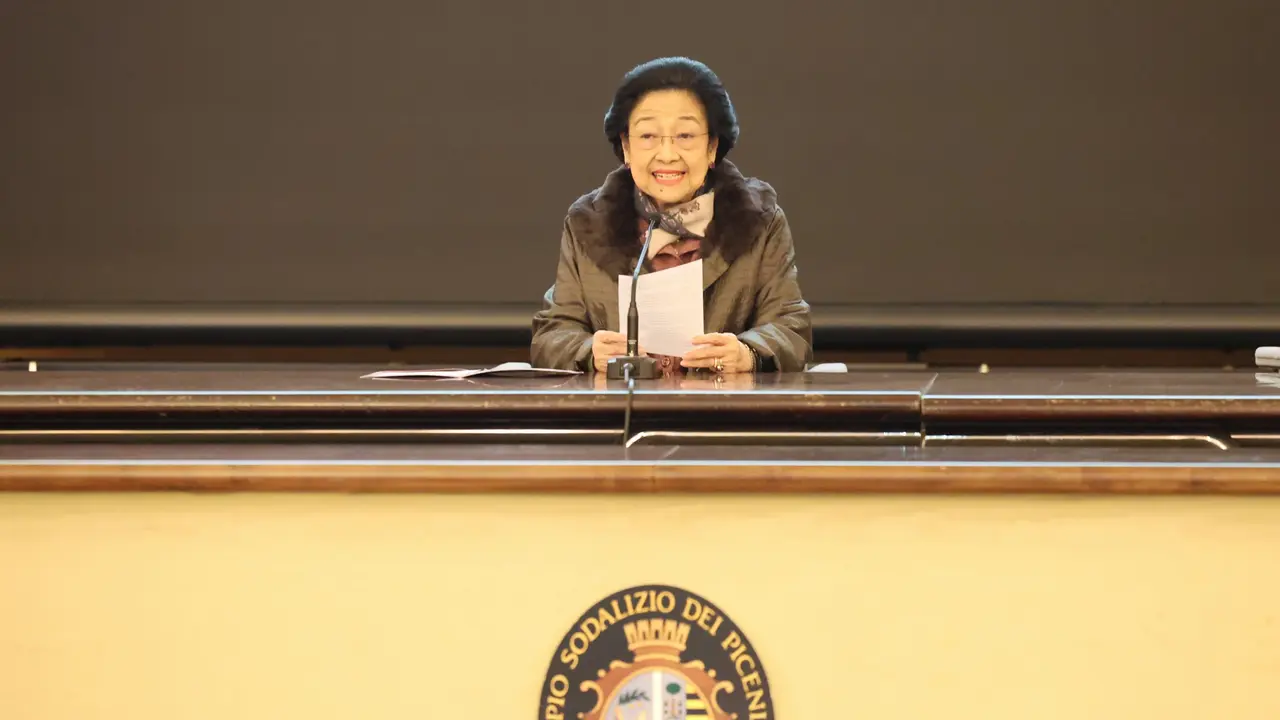 Presiden ke-5 Republik Indonesia, Megawati Soekarnoputri dalam acara Unbroken Kids Alliance di Museum San Salvatore in Lauro, Roma, Minggu malam (2/2/2025) waktu setempat. (Foto: PDIP)