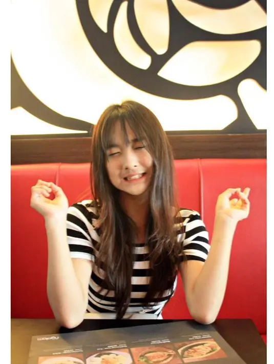 Cewek kelahiran 15 November 1998 itu sempat menjadi bulan-bulanan netizen di  Twitter. (Via Twitter/@Della_JKT48)