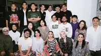 Dihadiri Penyanyi Lintas Generasi, Ini 10 Momen Seru Buka Bersama para Musisi di Rumah Ariel Noah