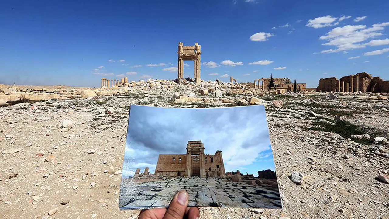 Foto-foto Sebelum dan Sesudah ISIS Merusak Monumen Bersejarah