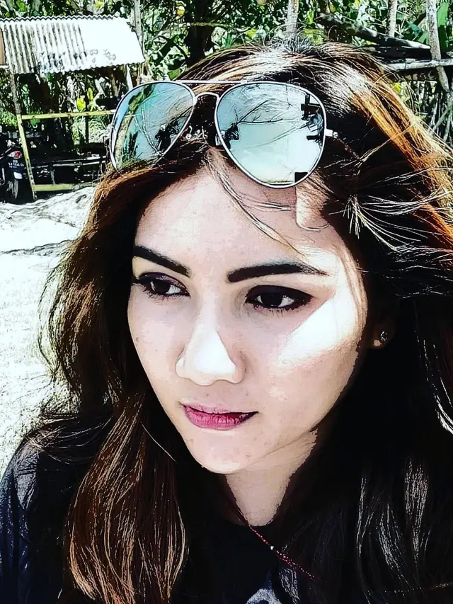 6 Potret Dwi Yuslianti Ibunda Happy Asmara, Parasnya Awet Muda