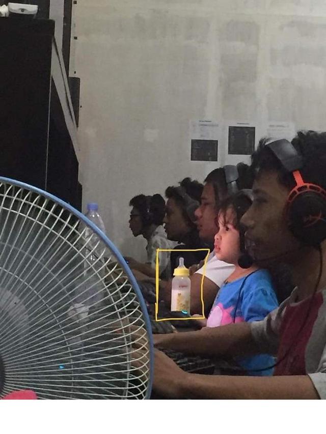 Kelakuan di warnet (Sumber: Instagram/awreceh.id)