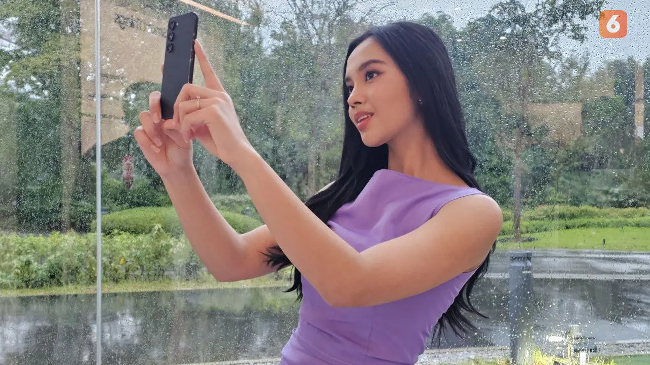 Foto selfie dengan Galaxy S23