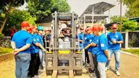 Pelatihan operator Forklift, salah satu program peningkatan skill para pencari kerja yang telah dilakukan Disnakertrans Kabupaten Purwakarta. Foto (Istimewa)