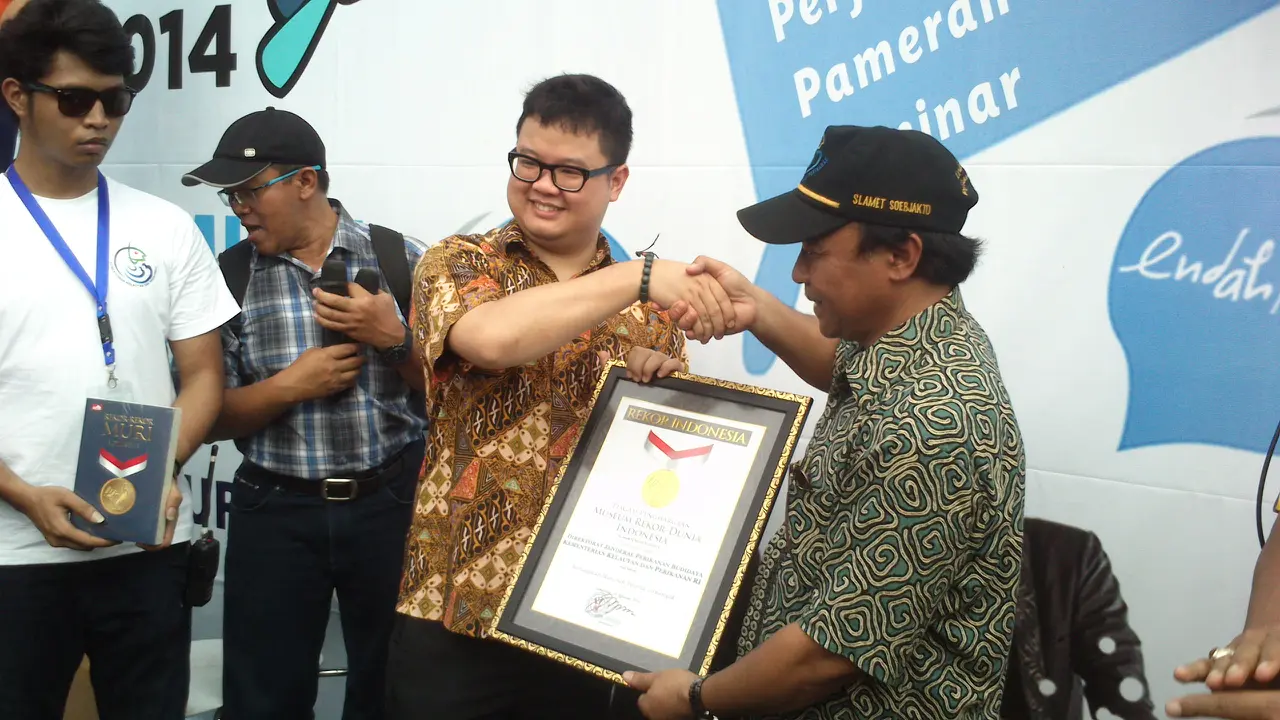 Berkat Ikan Lele, Dirjen Perikanan Budidaya Raih Rekor Muri