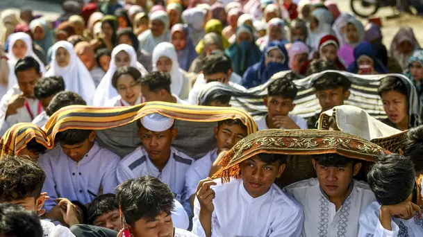 El Niño Picu Kekeringan, Ratusan Pelajar di Surabaya Salat Istisqa
