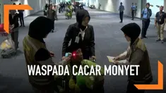 Waspadai penyebaran penyakit cacar monyet, Bandara Soekarno-Hatta melakukan 4 langkah untuk pencegahan. Diantaranya memindai suhu tubuh penumpang dan kru pesawat yang baru tiba dari negara endemik penyakit.
