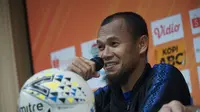 Kapten Persib Bandung Supardi Nasir kecewa dengan hasil imbang lawan Barito Putera. (Liputan6.com/Huyogo Simbolon)