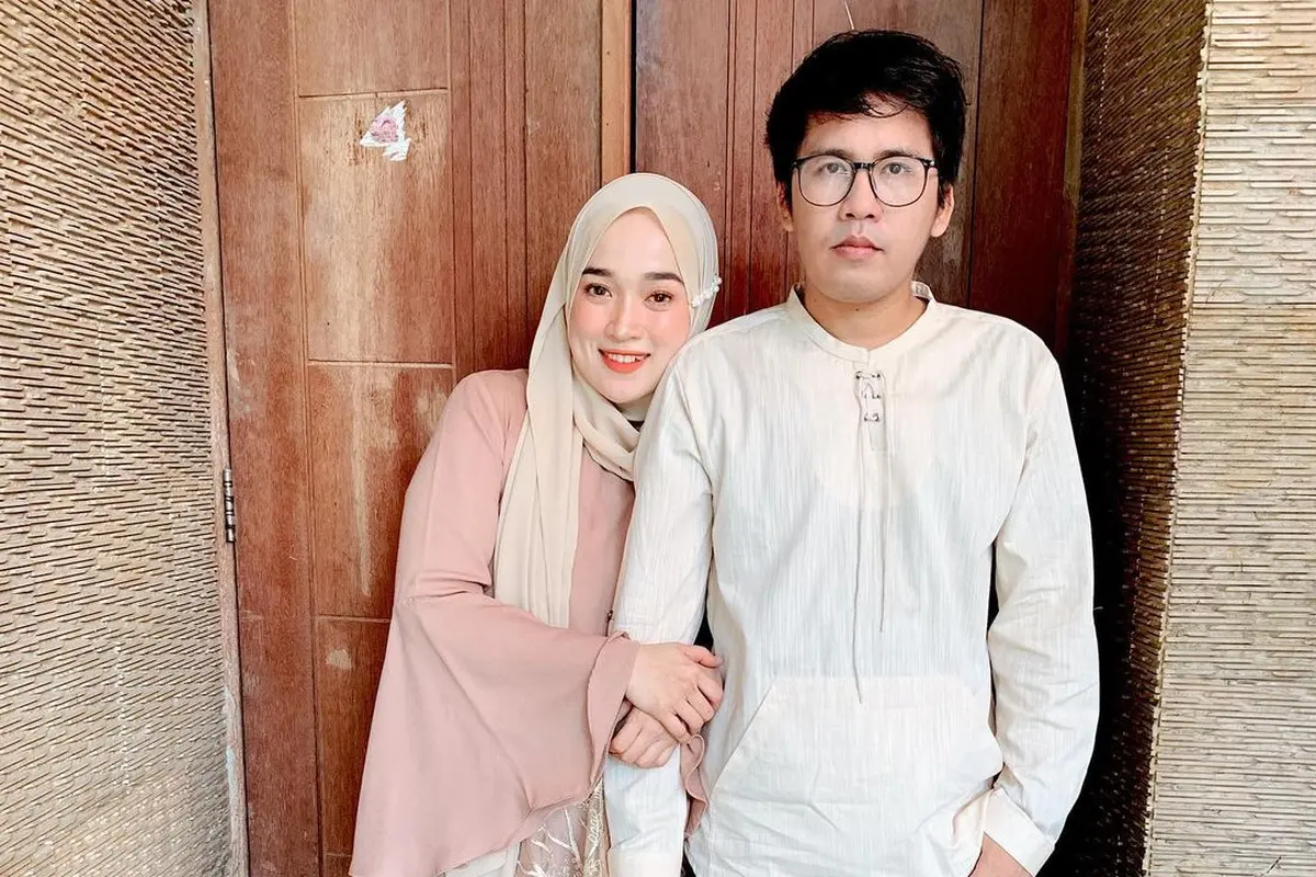 6 Momen Manis Ayus Sabyan dan Istri