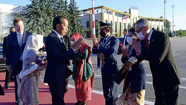 Jokowi dan Iriana di Abu Dhabi (instagram/sekretariat.kabinet)