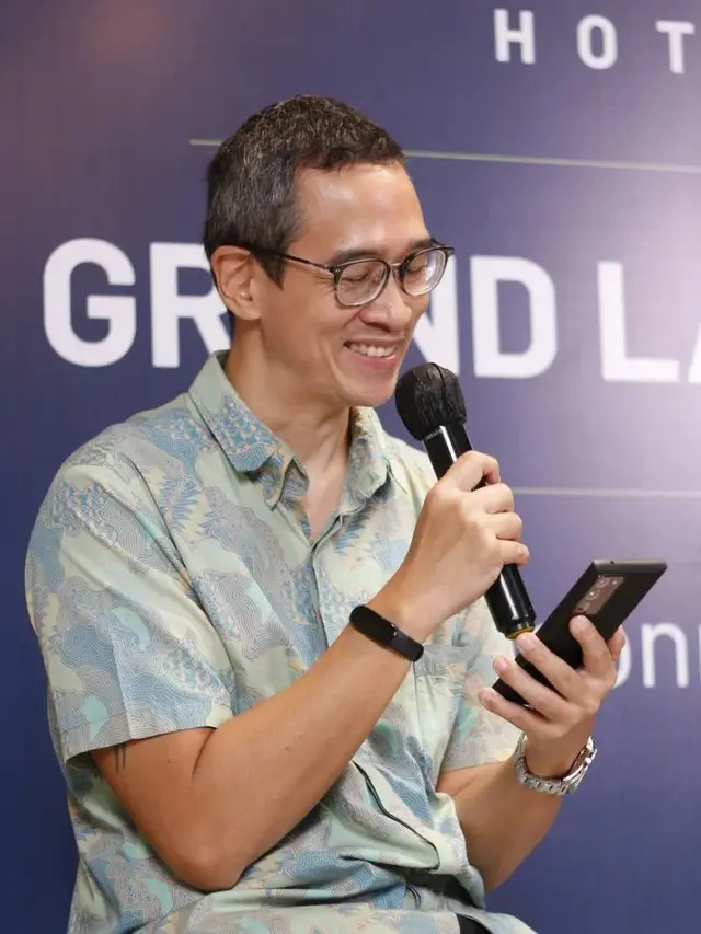 Henry Manampiring. (Foto: Dok. Instagram @hmanampiring)