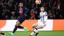 Beberapa kali serangan pemain Real Sociedad mengancam gawang Paris Saint-Germain  yang dikawal Gianluigi Donnarumma. (FRANCK FIFE/AFP)