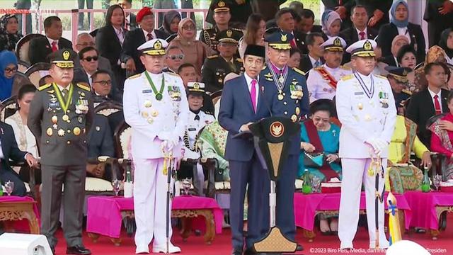 Presiden Jokowi menyampaikan pidato dalam upacara peringatan HUT ke-78 TNI di Monas, Jakarta, Kamis (10/5/2023).