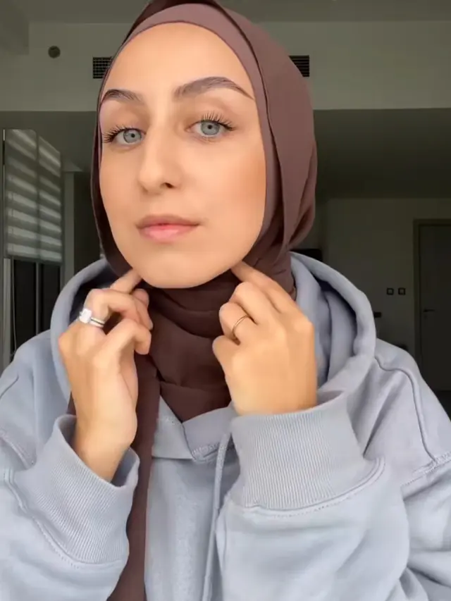 Jasmine Fares Trik Hijab