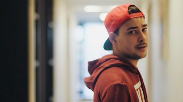 FOTO: Gaya Riza Shahab saat Pakai Topi, Tampil Trendi