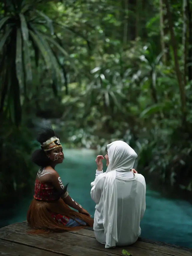 Tampil Mesra, Ini 7 Momen Liburan Dinda Hauw di Kali Biru Raja Ampat