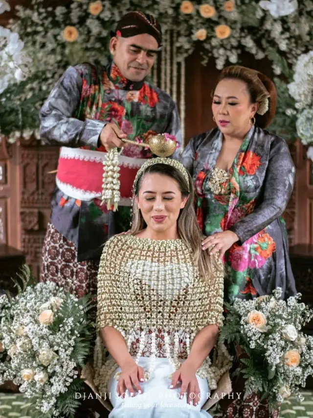 Penampilan Amanda, Putri Christian Gonzales saat Menikah dengan Rontini . Dok. @djanjisoetji.photography